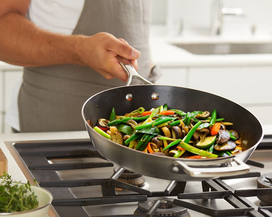 Verdure asiatiche in padella con straccetti di tacchino
